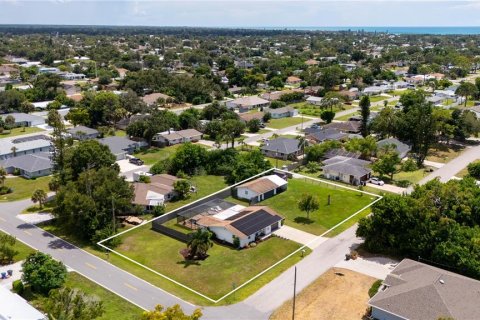 House in Venice, Florida 2 bedrooms, 115.48 sq.m. № 2347893 - photo 4