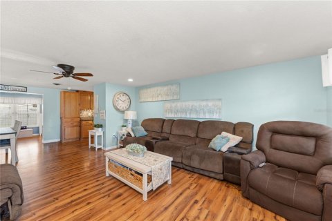 House in Venice, Florida 2 bedrooms, 115.48 sq.m. № 2347893 - photo 5