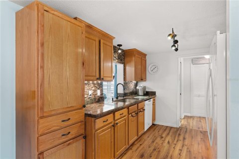 House in Venice, Florida 2 bedrooms, 115.48 sq.m. № 2347893 - photo 10