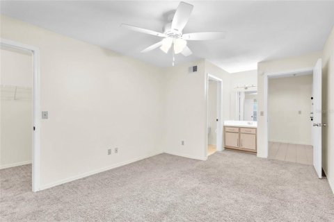 Condo in Orlando, Florida, 2 bedrooms  № 2214006 - photo 24