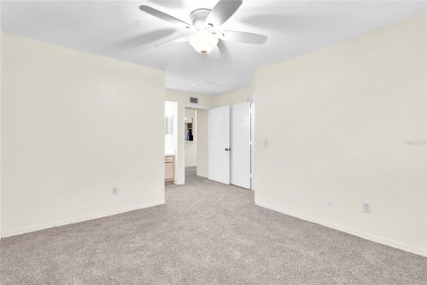 Condo in Orlando, Florida, 2 bedrooms  № 2214006 - photo 19