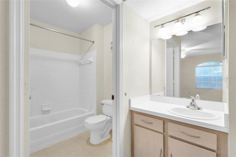 Condo in Orlando, Florida, 2 bedrooms  № 2214006 - photo 26