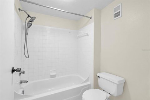 Condo in Orlando, Florida, 2 bedrooms  № 2214006 - photo 20
