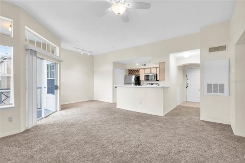 Condo in Orlando, Florida, 2 bedrooms  № 2214006 - photo 6