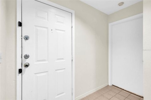 Condo in Orlando, Florida, 2 bedrooms  № 2214006 - photo 13