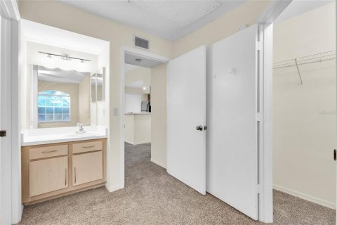 Condo in Orlando, Florida, 2 bedrooms  № 2214006 - photo 25