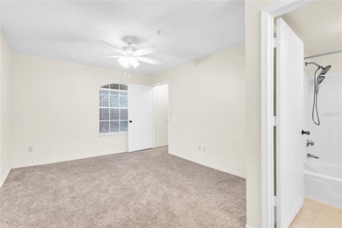Condo in Orlando, Florida, 2 bedrooms  № 2214006 - photo 23