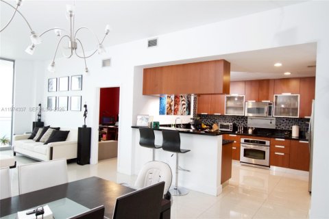 Condo in North Bay Village, Florida, 3 bedrooms № 2042316 - photo 8