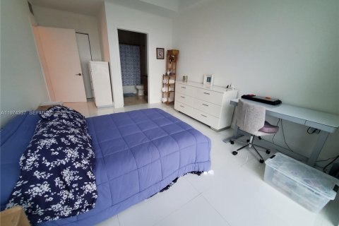 Condo in North Bay Village, Florida, 3 bedrooms № 2042316 - photo 21