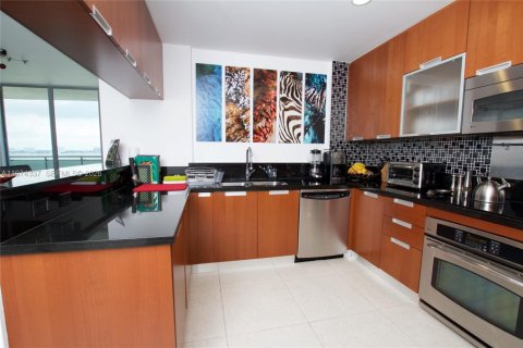 Condo in North Bay Village, Florida, 3 bedrooms № 2042316 - photo 11