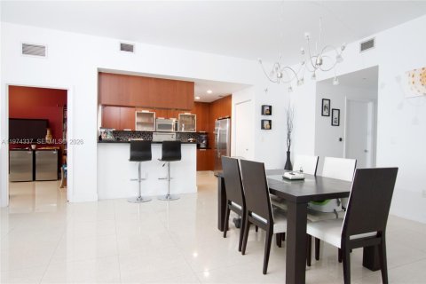 Condo in North Bay Village, Florida, 3 bedrooms № 2042316 - photo 10