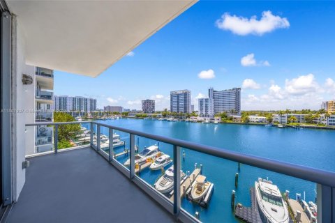 Condominio en alquiler en Miami, Florida, 2 dormitorios, 76.92 m2 № 1745685 - foto 19