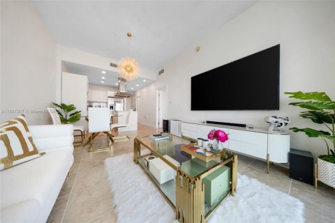 Condominio en alquiler en Miami, Florida, 2 dormitorios, 76.92 m2 № 1745685 - foto 7