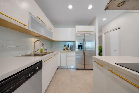 Condominio en alquiler en Miami, Florida, 2 dormitorios, 76.92 m2 № 1745685 - foto 11