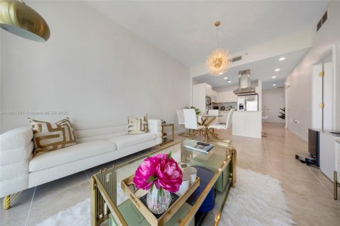 Condominio en alquiler en Miami, Florida, 2 dormitorios, 76.92 m2 № 1745685 - foto 8