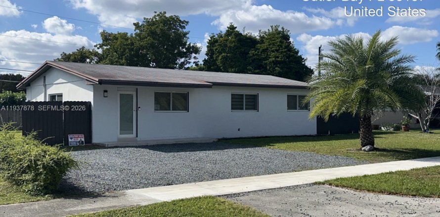 Casa en Cutler Bay, Florida 3 dormitorios, 112.88 m2 № 1995611