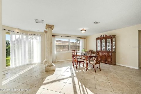 House in Cocoa Beach, Florida 4 bedrooms, 265.7 sq.m. № 1592583 - photo 8