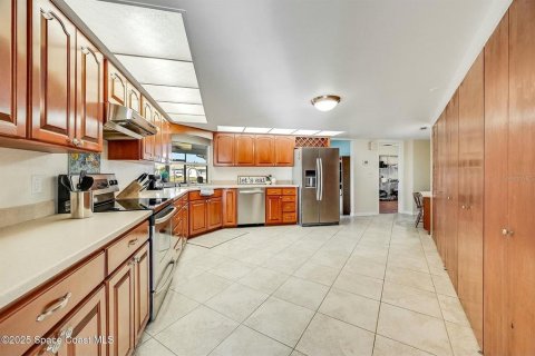 House in Cocoa Beach, Florida 4 bedrooms, 265.7 sq.m. № 1592583 - photo 23