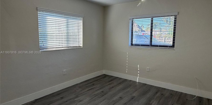 Квартира в Хайалиа, Флорида 1 спальня, 60.39м2 № 1995452