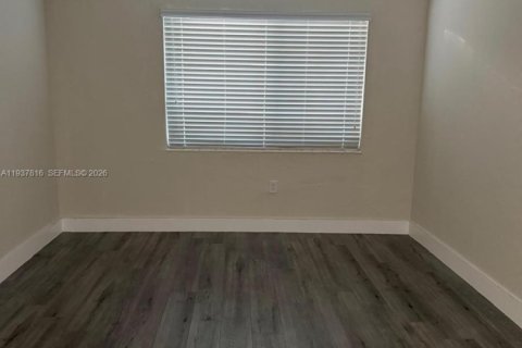 Снять в аренду квартиру в Хайалиа, Флорида 1 спальня, 60.39м2, № 1995452 - фото 4