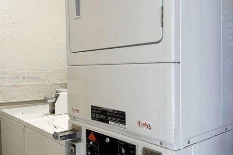 Снять в аренду квартиру в Хайалиа, Флорида 1 спальня, 60.39м2, № 1995452 - фото 10