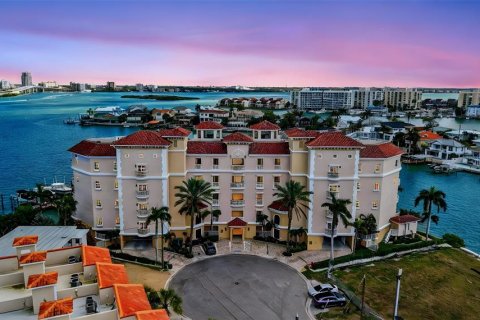 Condo à Clearwater, Floride, 3 chambres  № 2098527