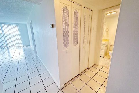 Condominio en venta en Miami, Florida, 1 dormitorio, 78.04 m2 № 1993719 - foto 6