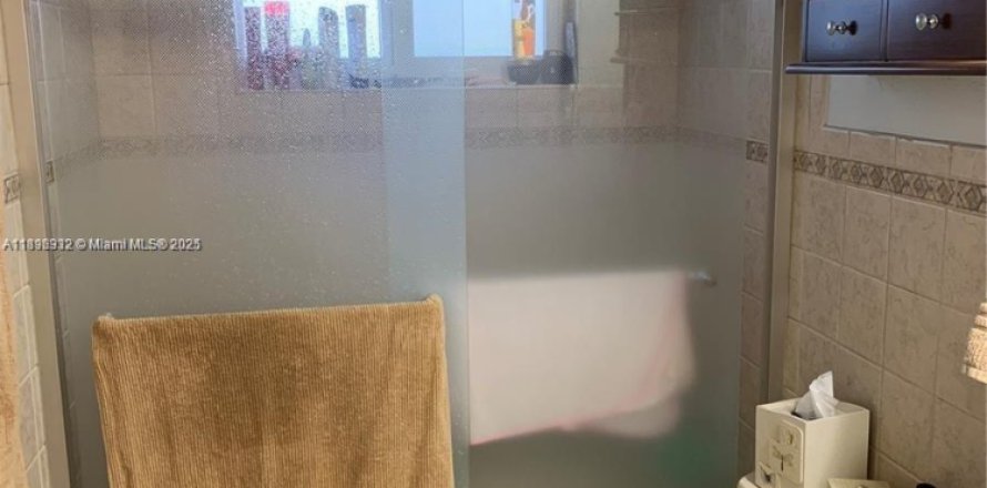 Apartamento en Miami, Florida 2 dormitorios, 74.69 m2 № 1950450