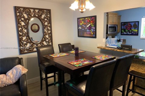 Apartamento en alquiler en Miami, Florida, 2 dormitorios, 74.69 m2 № 1950450 - foto 9