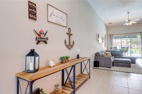 House in Land O' Lakes, Florida 4 bedrooms, 247.58 sq.m. № 2209033 - photo 14