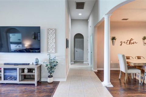 House in Land O' Lakes, Florida 4 bedrooms, 247.58 sq.m. № 2209033 - photo 16