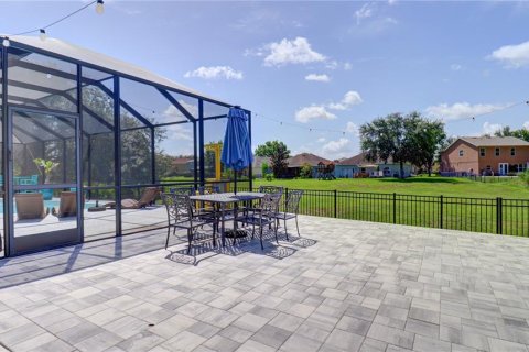 House in Land O' Lakes, Florida 4 bedrooms, 247.58 sq.m. № 2209033 - photo 9