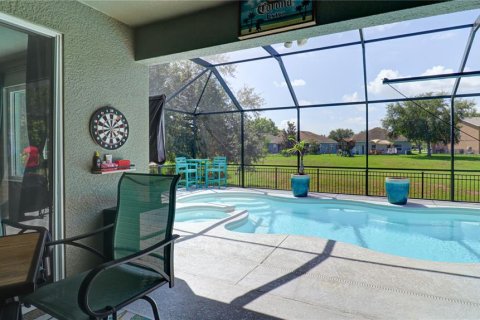 House in Land O' Lakes, Florida 4 bedrooms, 247.58 sq.m. № 2209033 - photo 3