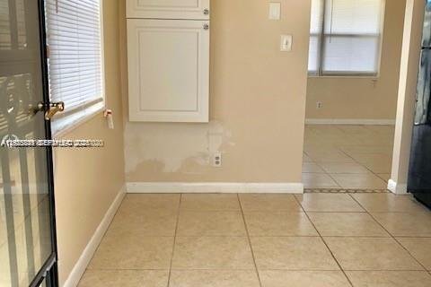 Снять в аренду виллу или дом в Халландейл-Бич, Флорида 2 спальни, 78.04м2, № 1983885 - фото 6