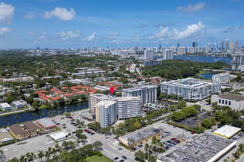 Condo à North Miami Beach, Floride, 2 chambres  № 2037128
