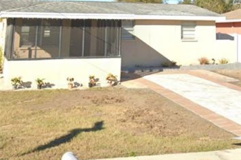 Casa en alquiler en Tarpon Springs, Florida, 3 dormitorios, 149.2 m2 № 1782360 - foto 2