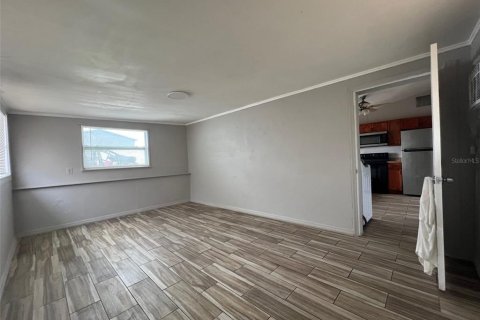 Casa en alquiler en Tarpon Springs, Florida, 3 dormitorios, 149.2 m2 № 1782360 - foto 4