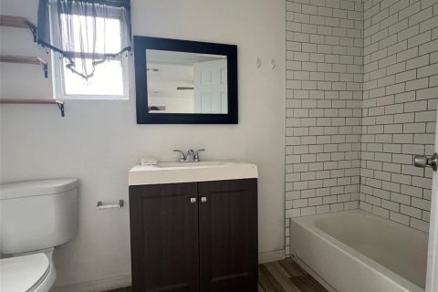 Casa en alquiler en Tarpon Springs, Florida, 3 dormitorios, 149.2 m2 № 1782360 - foto 13