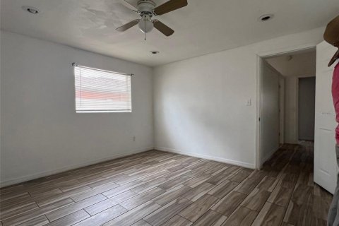 Casa en alquiler en Tarpon Springs, Florida, 3 dormitorios, 149.2 m2 № 1782360 - foto 14