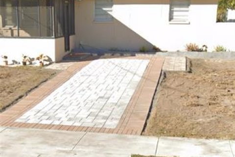 Casa en alquiler en Tarpon Springs, Florida, 3 dormitorios, 149.2 m2 № 1782360 - foto 1