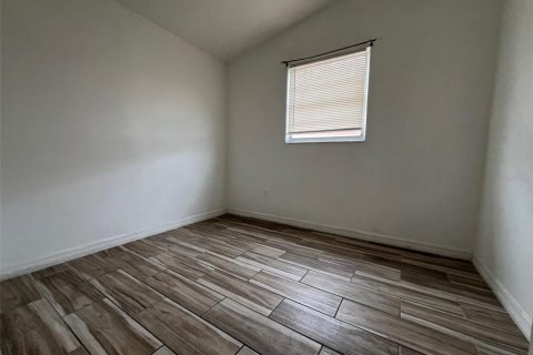 Casa en alquiler en Tarpon Springs, Florida, 3 dormitorios, 149.2 m2 № 1782360 - foto 9