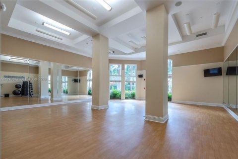 Condo in Sunny Isles Beach, Florida, 2 bedrooms № 2091070 - photo 27