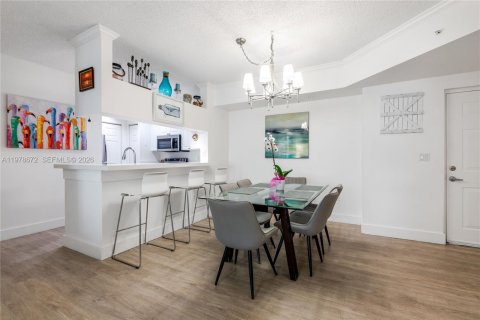 Condo in Sunny Isles Beach, Florida, 2 bedrooms № 2091070 - photo 9