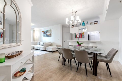Condo in Sunny Isles Beach, Florida, 2 bedrooms № 2091070 - photo 2