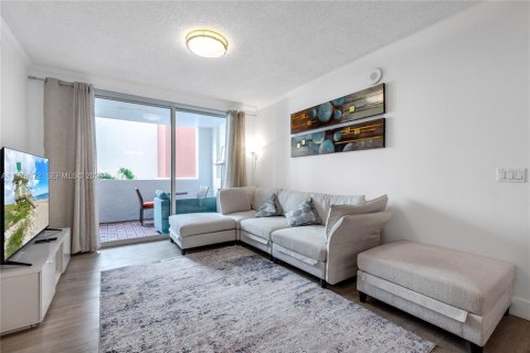 Condo in Sunny Isles Beach, Florida, 2 bedrooms № 2091070 - photo 5