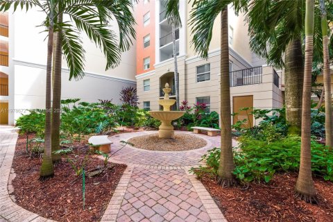 Condo in Sunny Isles Beach, Florida, 2 bedrooms № 2091070 - photo 21