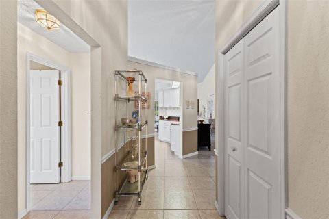 House in Weeki Wachee, Florida 3 bedrooms, 166.57 sq.m. № 2207673 - photo 8