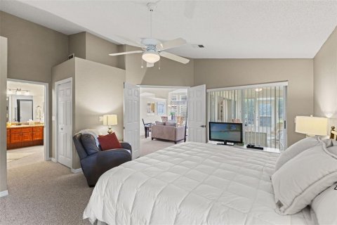 House in Weeki Wachee, Florida 3 bedrooms, 166.57 sq.m. № 2207673 - photo 13