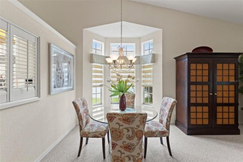House in Weeki Wachee, Florida 3 bedrooms, 166.57 sq.m. № 2207673 - photo 21