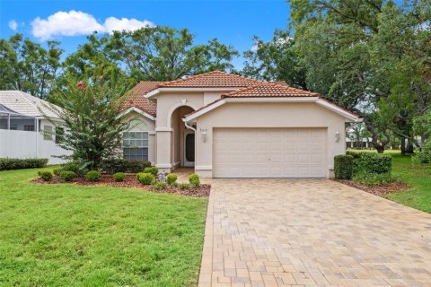 House in Weeki Wachee, Florida 3 bedrooms, 166.57 sq.m. № 2207673